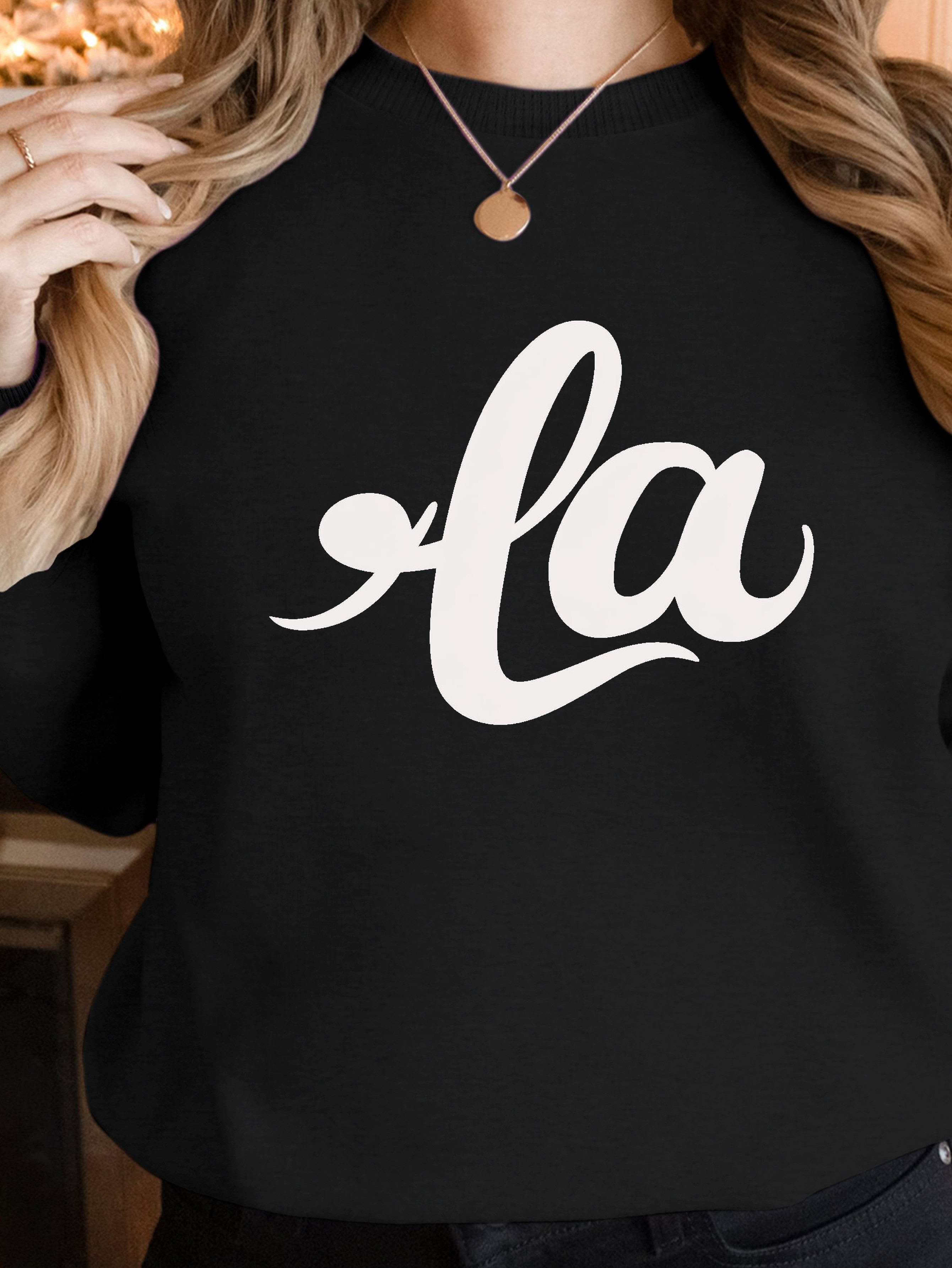 la in elegant cursive women's sweatshirts