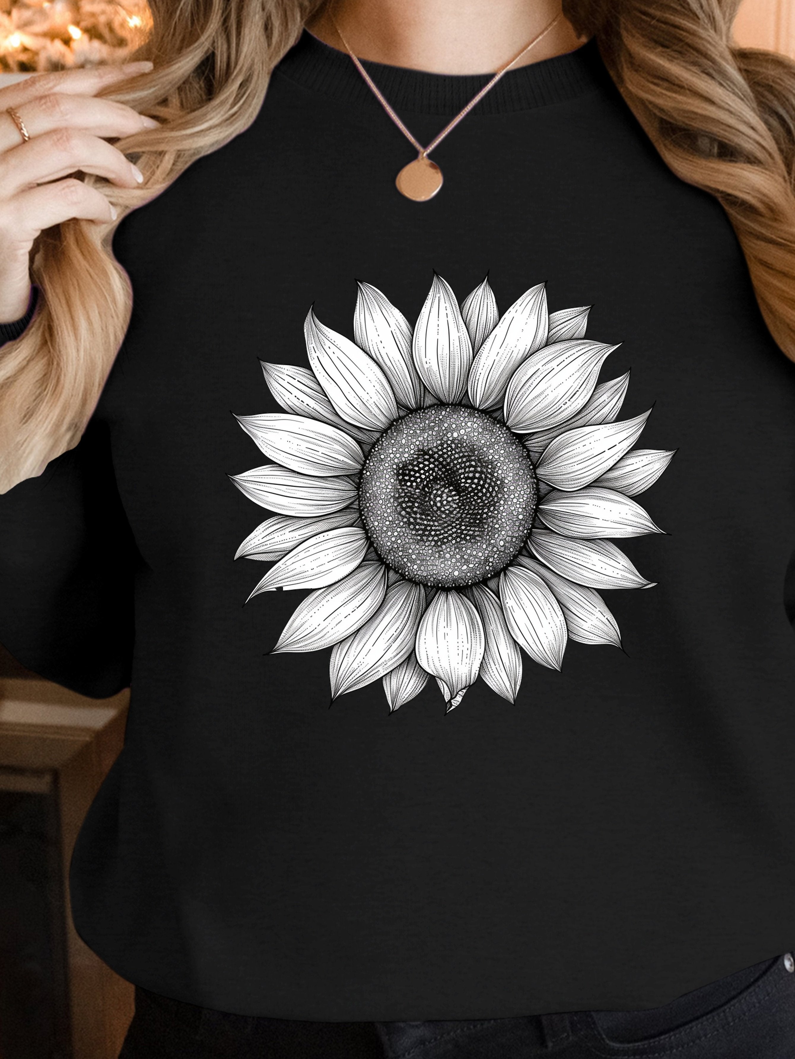 Detailed Sunflower Illustration women's sweatshirts