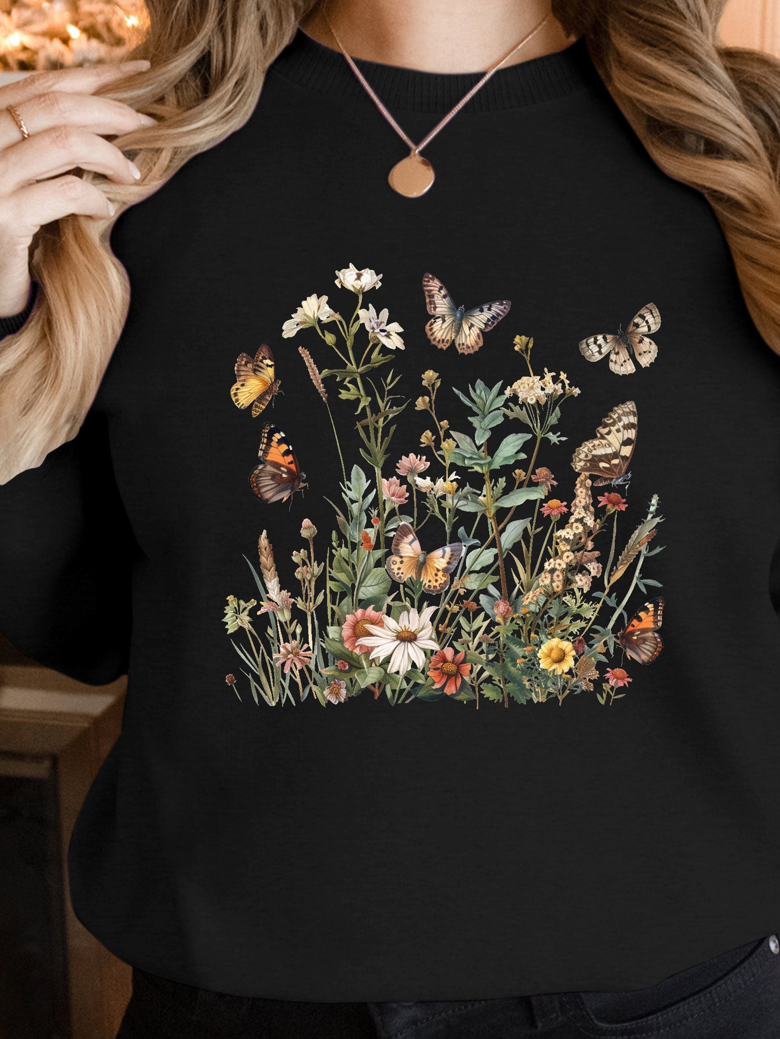 Botanical illustration with butterflies women's sweatshirts